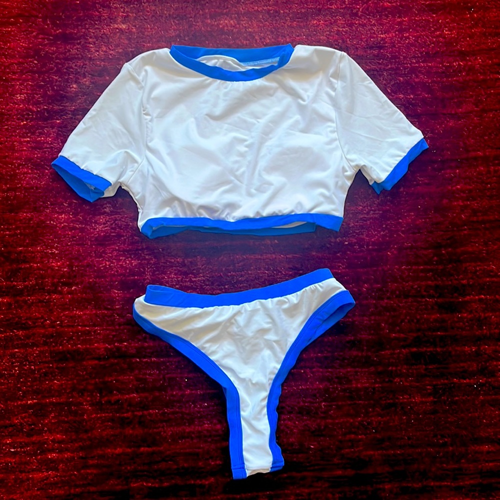 NWOT Blue and white sport bikini. Size M